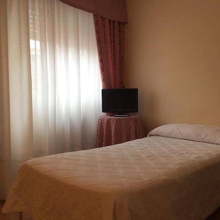 Hotel Restaurante Derby Carballino Εξωτερικό φωτογραφία