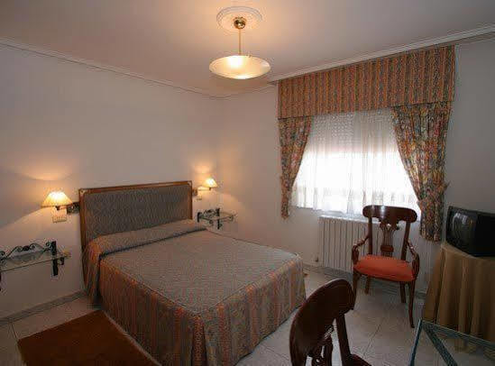 Hotel Restaurante Derby Carballino Εξωτερικό φωτογραφία