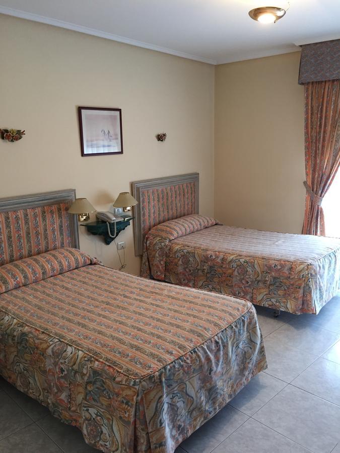 Hotel Restaurante Derby Carballino Εξωτερικό φωτογραφία