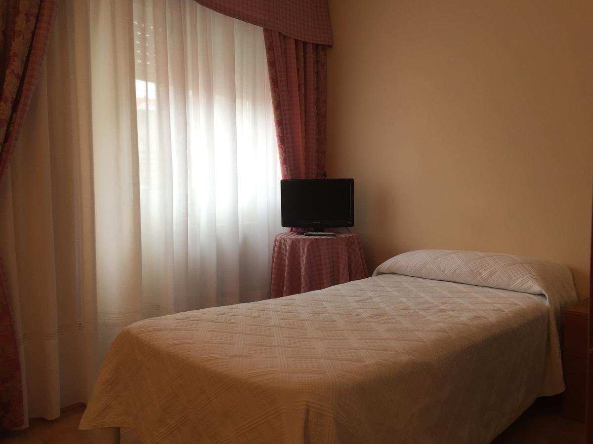 Hotel Restaurante Derby Carballino Εξωτερικό φωτογραφία