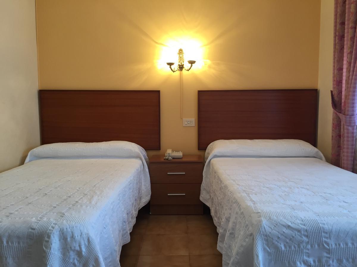Hotel Restaurante Derby Carballino Εξωτερικό φωτογραφία