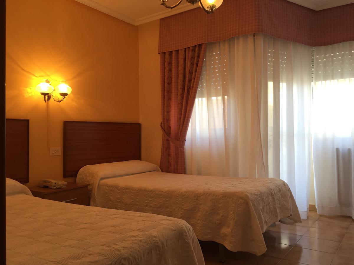 Hotel Restaurante Derby Carballino Εξωτερικό φωτογραφία