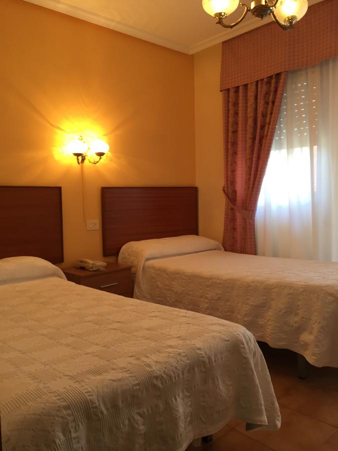 Hotel Restaurante Derby Carballino Εξωτερικό φωτογραφία