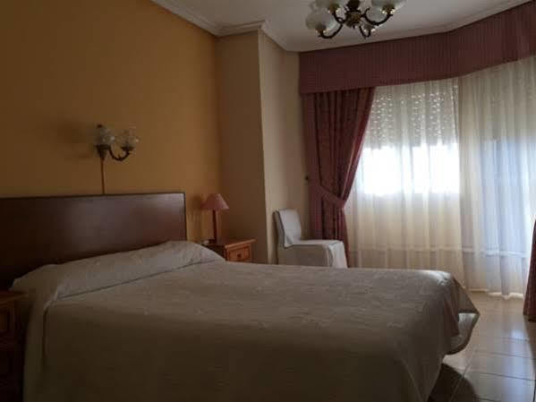 Hotel Restaurante Derby Carballino Εξωτερικό φωτογραφία